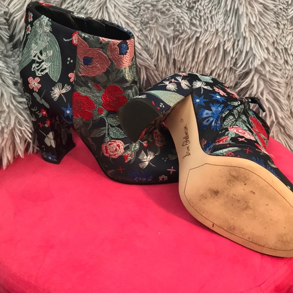 Sam Edelman - Picture 2 of 3